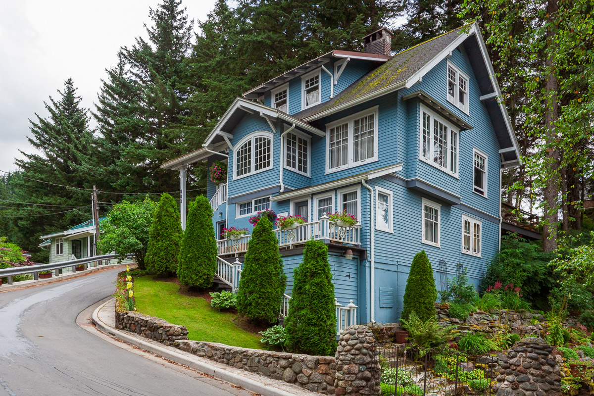 Front garden in Alaska